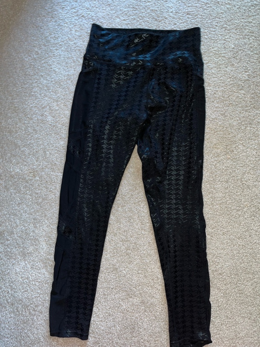 High-Waist Black Houndstooth Leggings with Mesh Siding and Pockets
